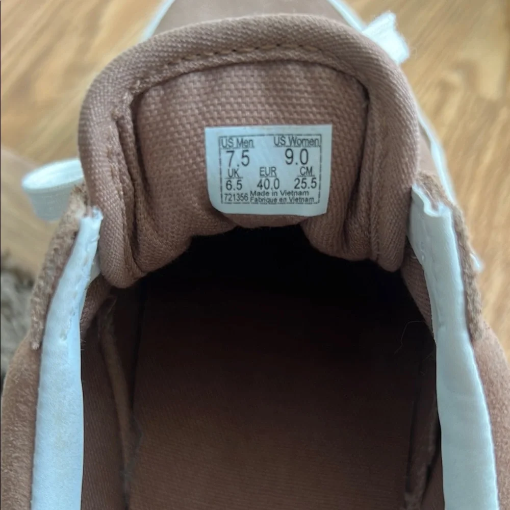 Vans Women’s Old Skool Stacked Suede Sneakers - Picture 3 of 10